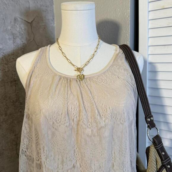 Cream ruffle tank top - Picture 4 of 7